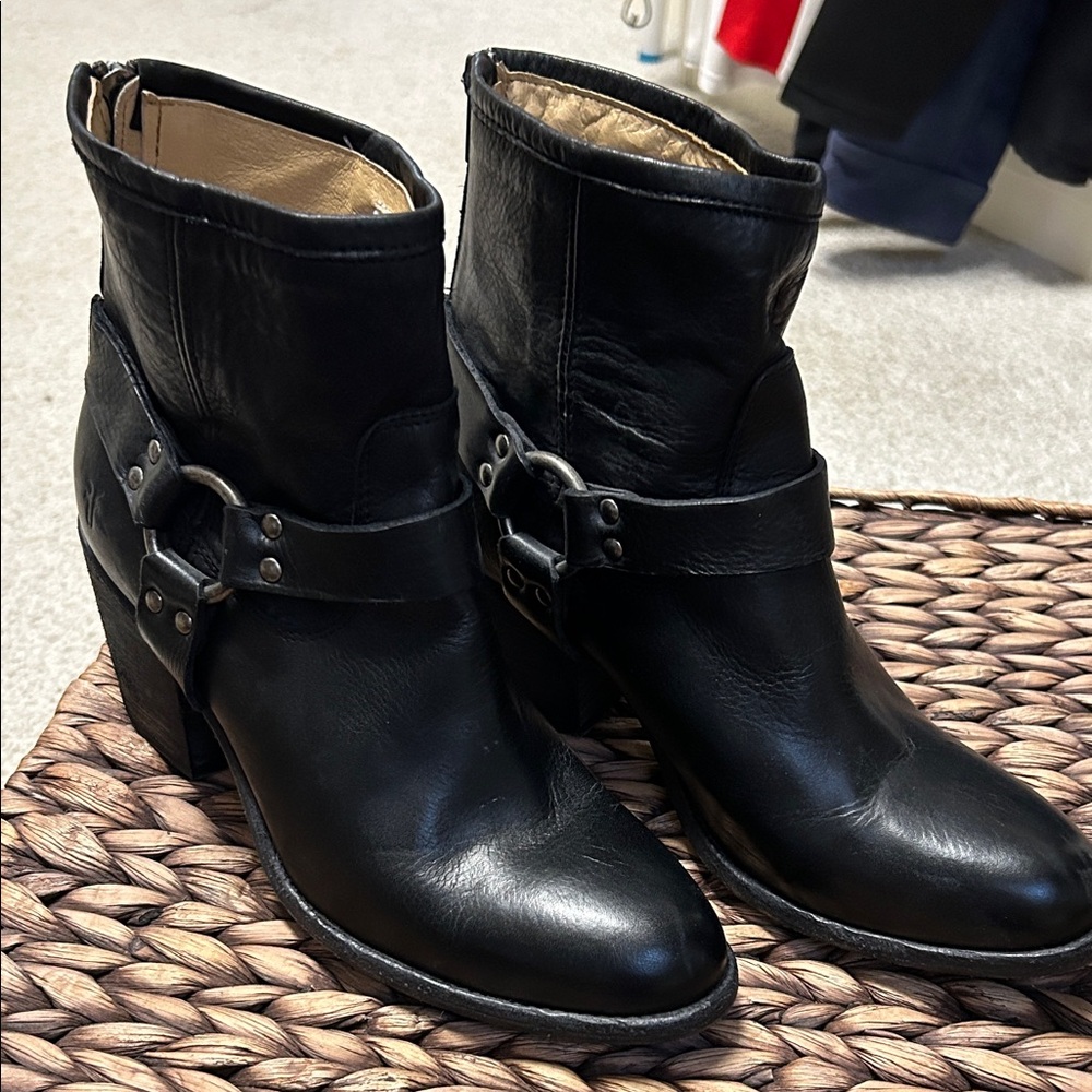 Frye Black Leather Ankle Booties size 10